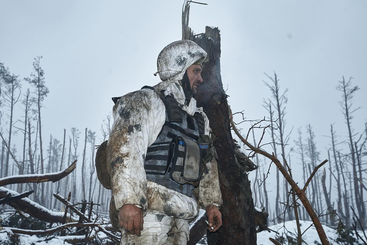 "Тридцать часов на нуле с пехотой": украинский фотограф показал реальные будни военных (фото)