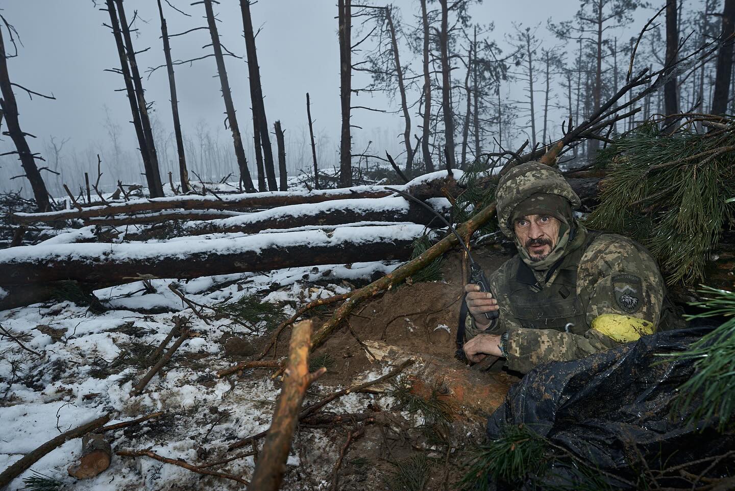 "Тридцать часов на нуле с пехотой": украинский фотограф показал реальные будни военных (фото)
