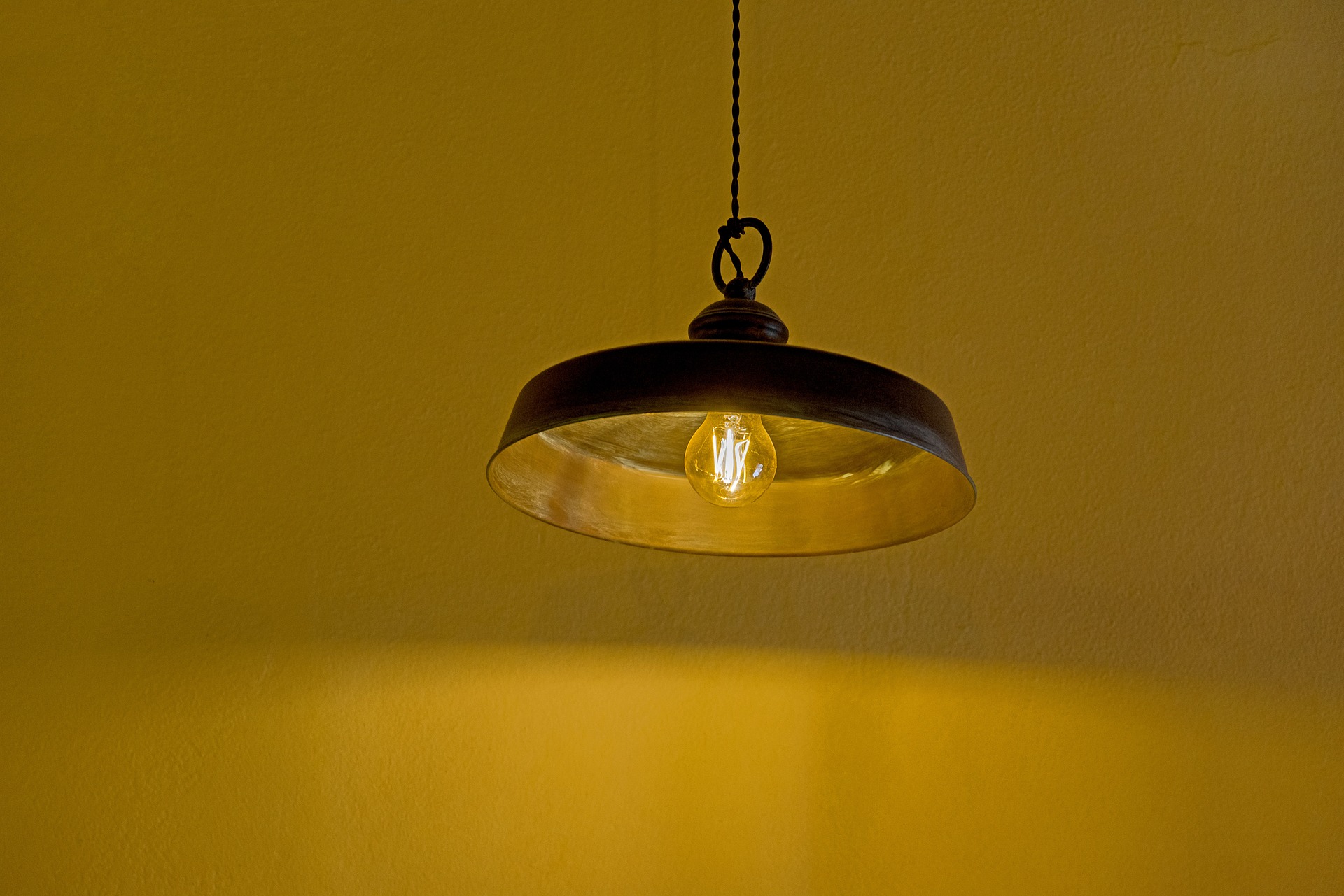 Які предмети та акценти в інтер'єрі "зігріють" вас взимку