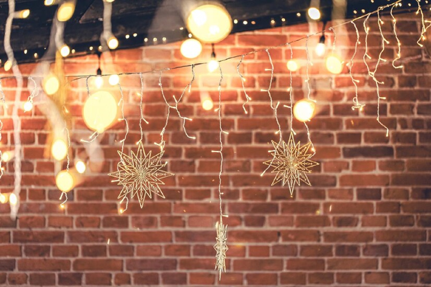 Як просто та без зайвих зусиль прикрасити офіс до новорічних свят