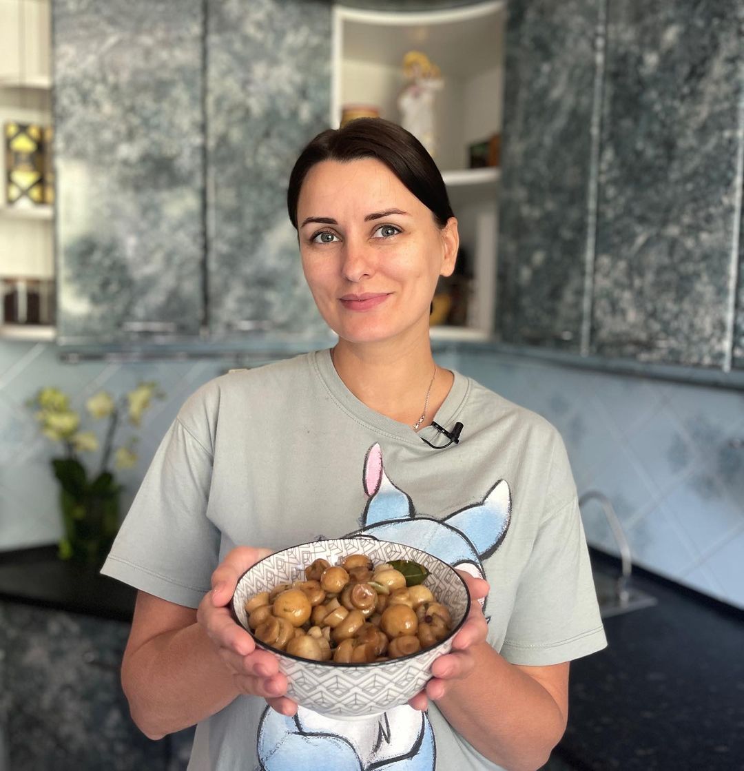Рецепт маринованных грибочков от известного кулинара: быстро, вкусно и недорого