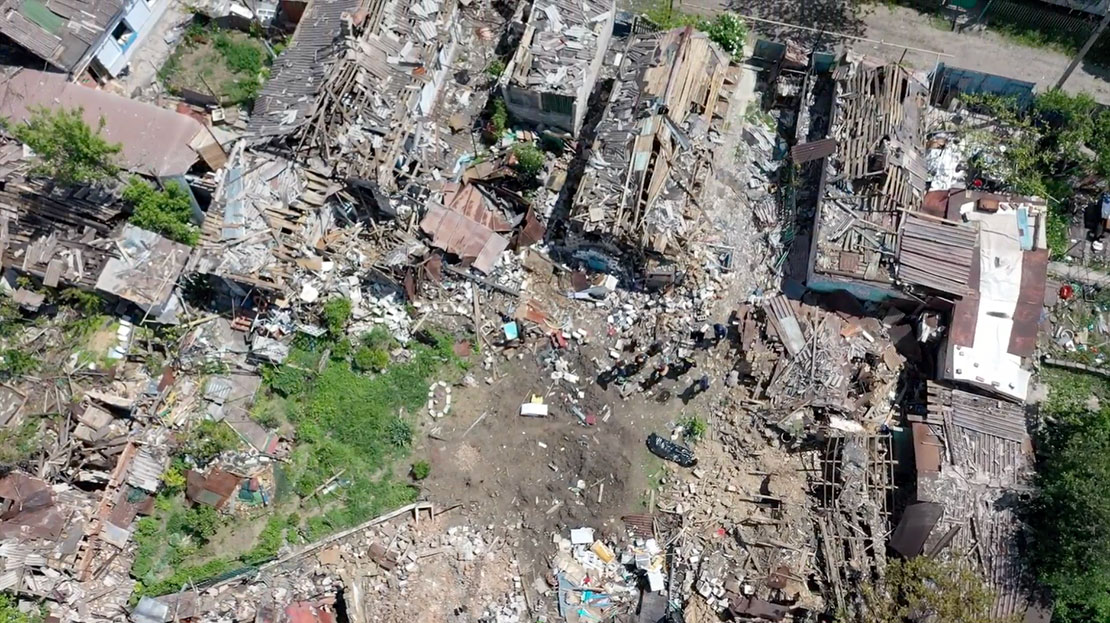 "Кожна вулиця просякнута болем і жахом". Головне з розслідування HRW про Маріуполь та провину Путіна