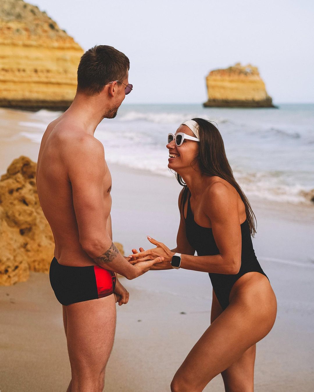 Марина Бех-Романчук поздравила любимого с днем рождения горячими фото: "один из самых прекрасных дней"