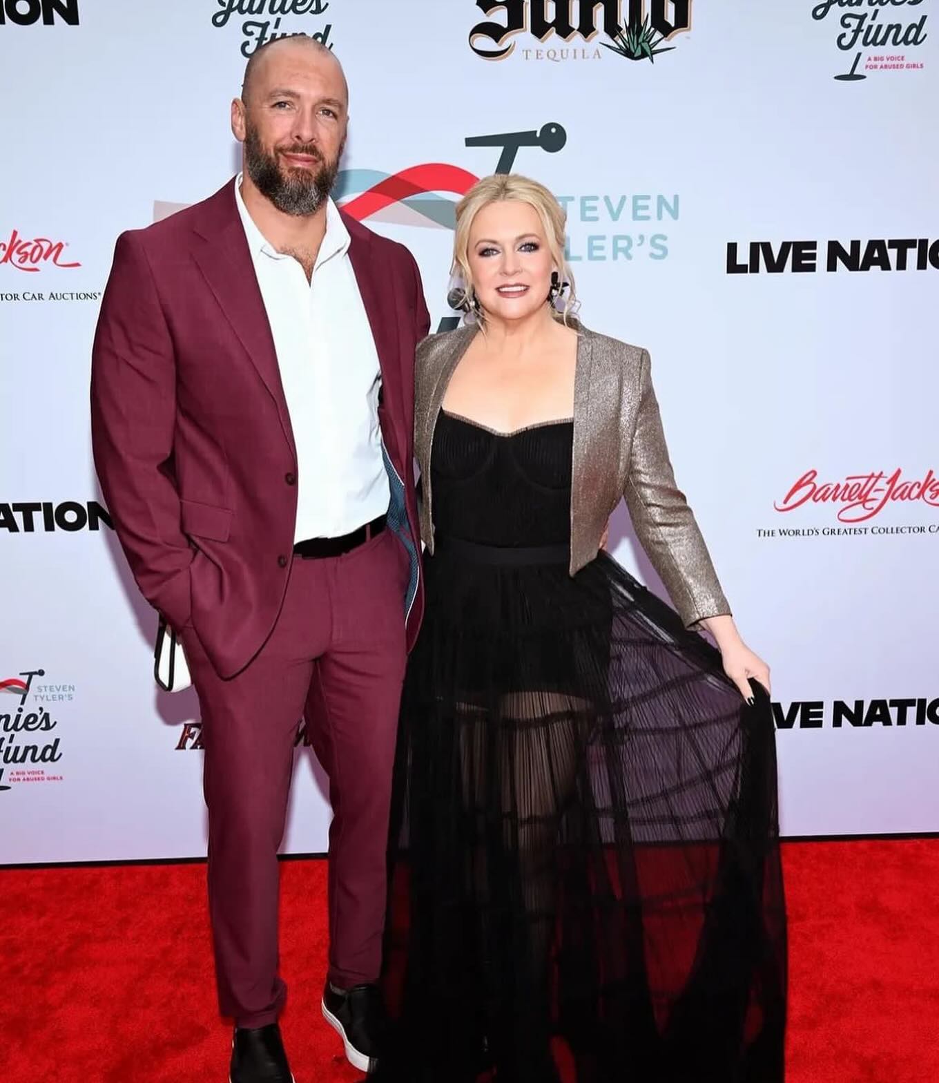 Не узнать: как сейчас выглядит главная звезда сериала "Сабрина - маленькая ведьма" (фото)