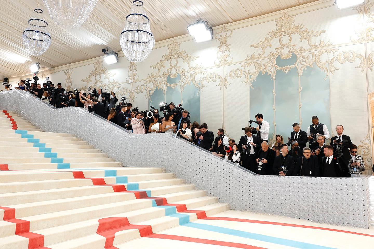 Met Gala 2024: все, что нужно знать о самом ожидаемом балу в мире моды