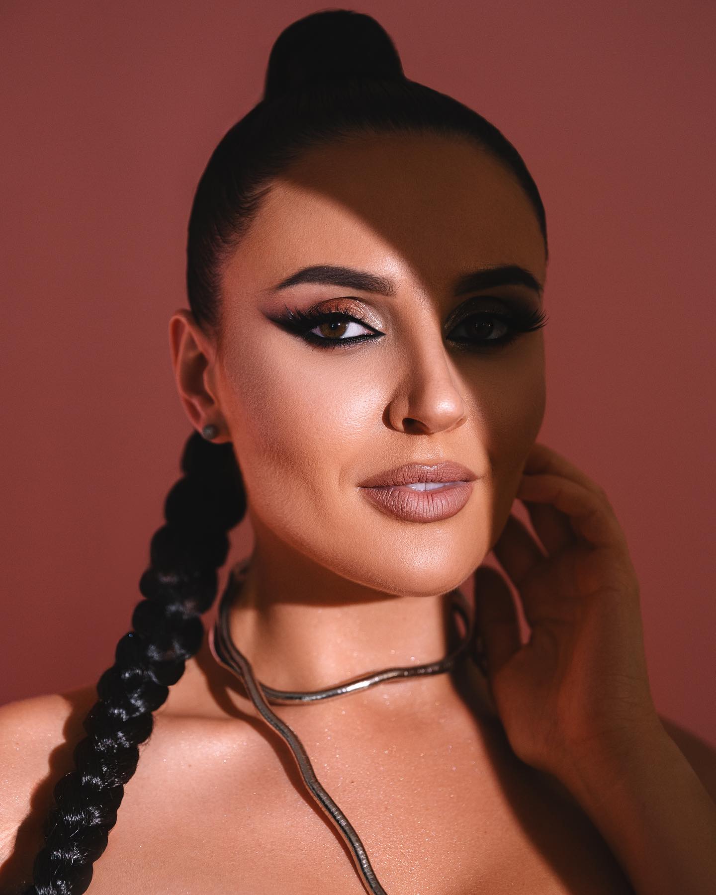 Не без помощи Януковича. Украинская певица призналась, как заработала на квартиру в 18 лет