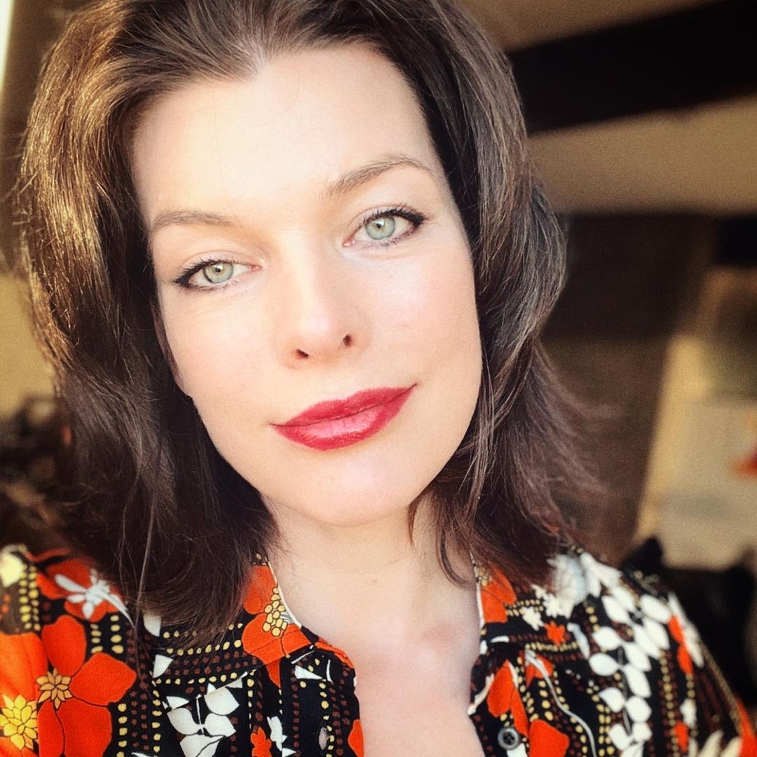 С Украиной в сердце: яркие фото Миллы Йовович, которая не забывает свои корни