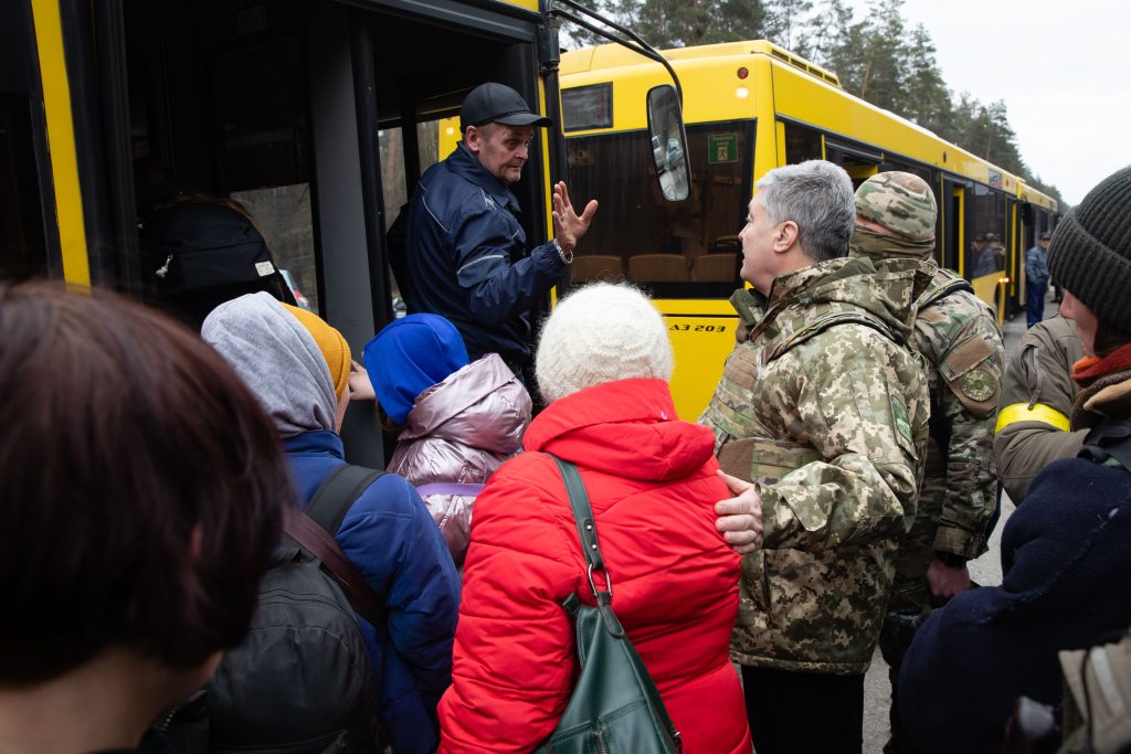 206-й батальйон тероборони продожує евакуацію з Ірпіня місцевих жінок і дітей