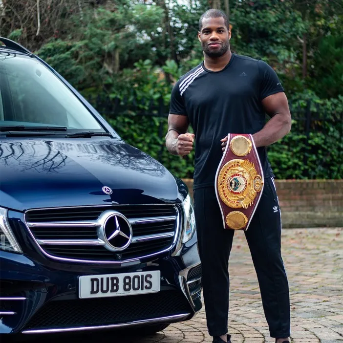 Гроші Дюбуа. Що відомо про розкішне життя боксера напередодні реваншу з Усиком