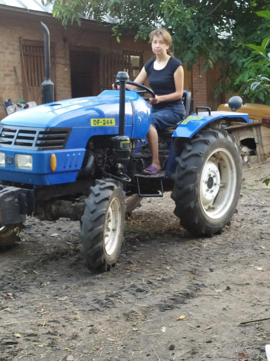 Від бухгалтера до трактористки. Як жінка з Вінниччини освоїла чоловічу професію