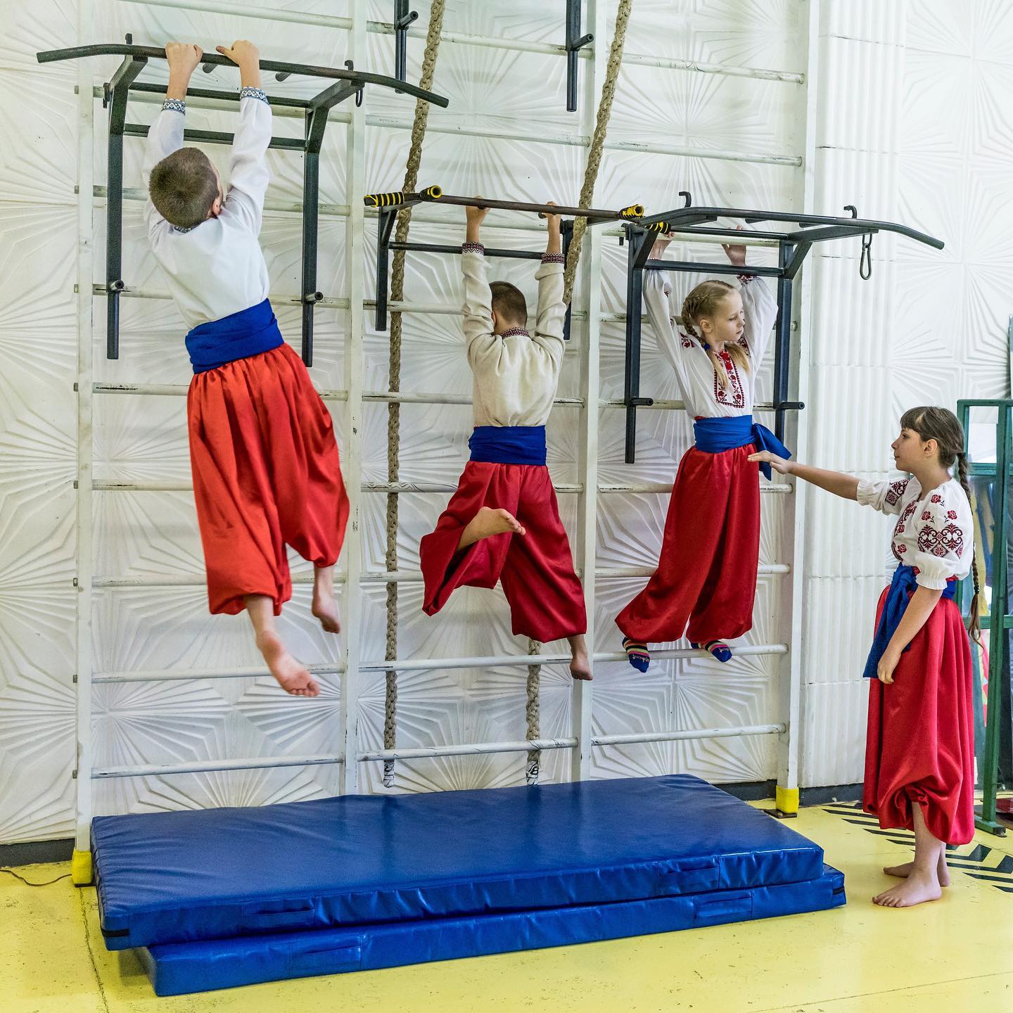 Фотопроєкт The New York Times про те, як живуть українці на тлі агресії РФ. Без скандала не обійшлося