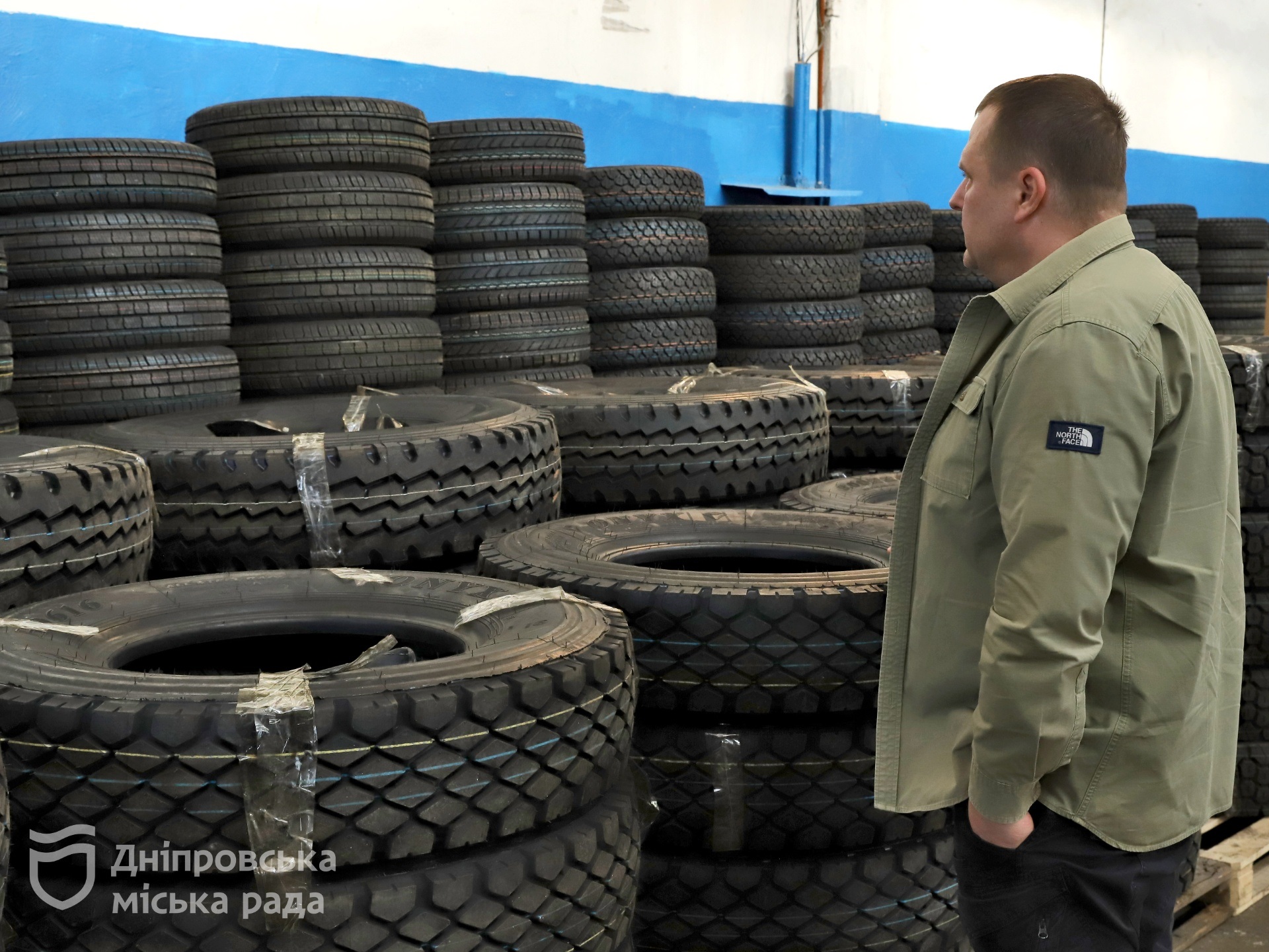 Днепр доставил на фронт очередную партию оборудования на еще почти 7 млн гривен