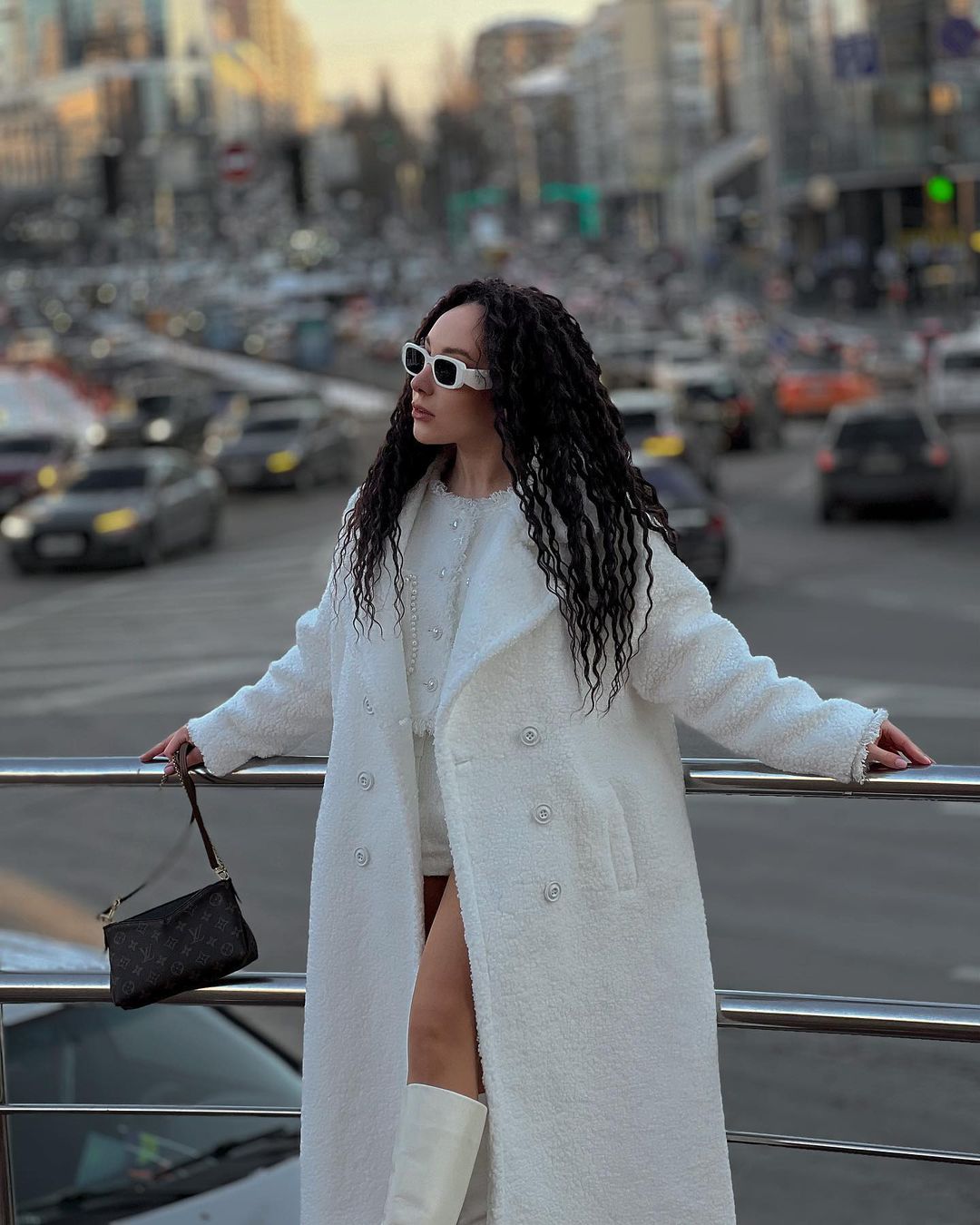 Хотіла змінити імідж. Українська співачка втратила волосся після відвідин популярного салону в Києві