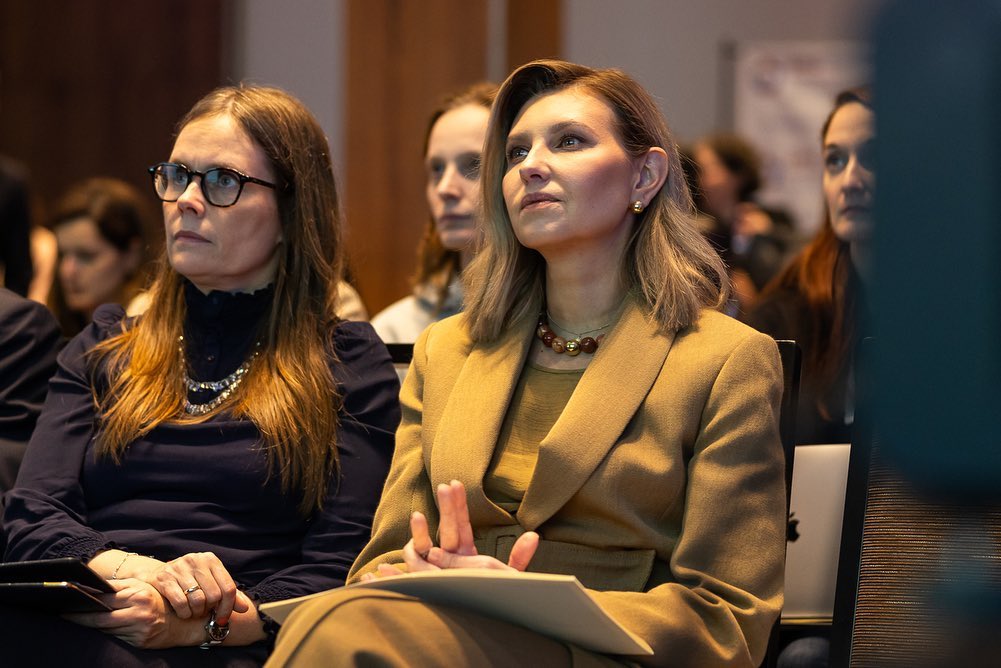 Зеленська вражає американців вишуканим костюмом від українського бренду (фото)