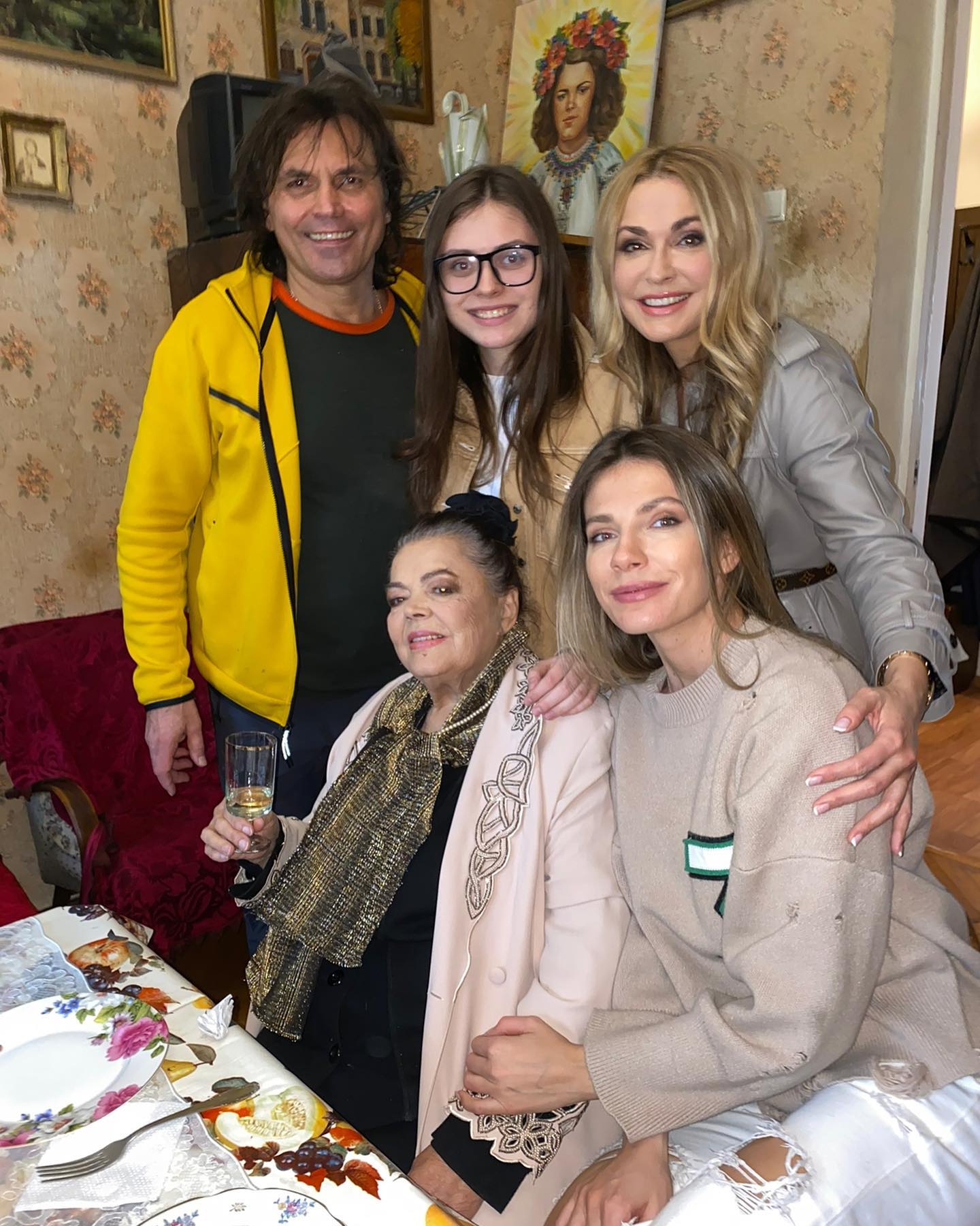 Ольга Сумська показала рідкісне фото з сестрою Наталею. Вони вже роками не спілкуються