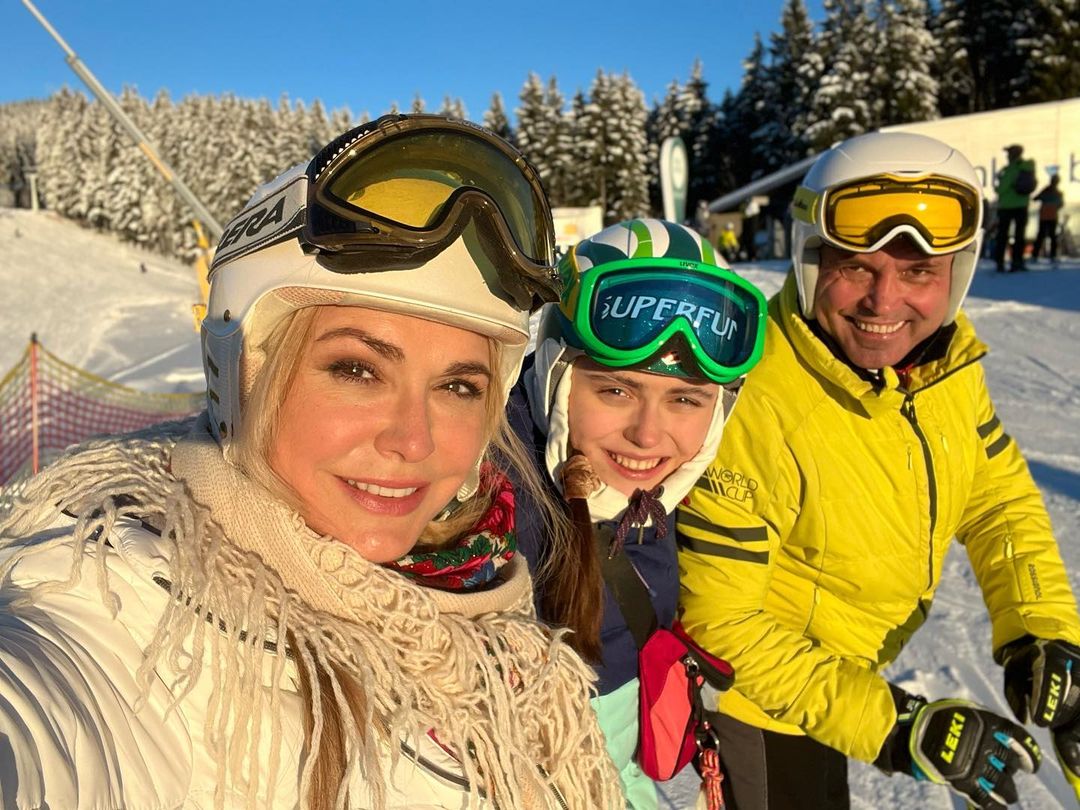 Час для сім'ї: Осадча, Ребрик, Сумська та інші зірки на зворушливих фото з рідними