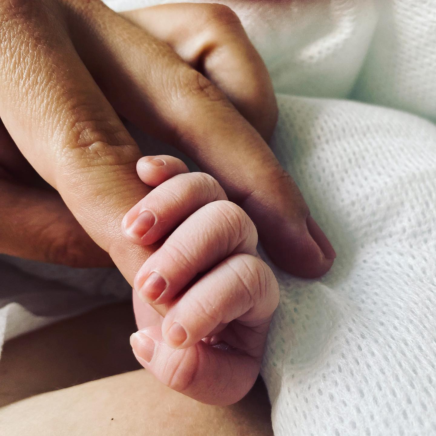 Зірковий бебі-бум 2023: у Ivan NAVI народився первісток, а Тарабарова стала багатодітною мамою