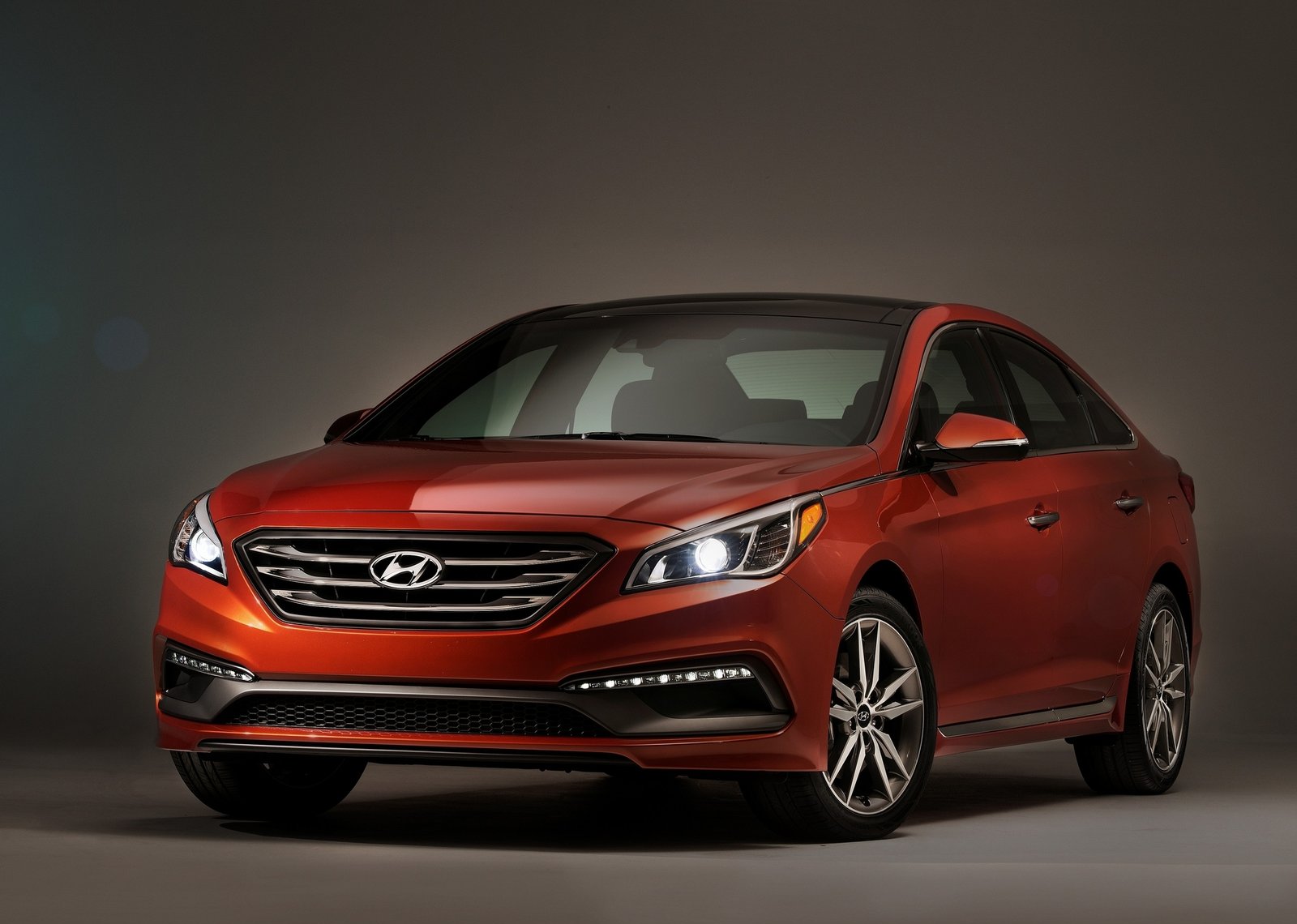 На бензині та газі з економією: ТОП-5 найцікавіших авто з заводським ГБО