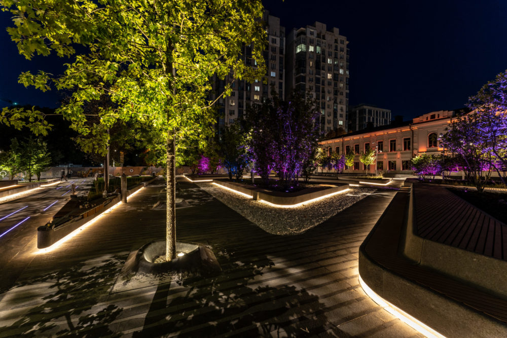 Дивіться, як виглядає одна із настаріших площ Дніпра після реконструкції (фото)