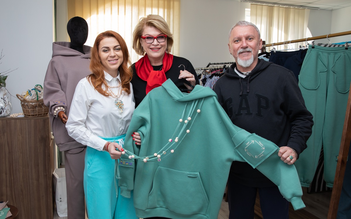 Худі-антистрес. В Україні з'явився одяг, що допомагає впоратись з панічними атаками (фото)