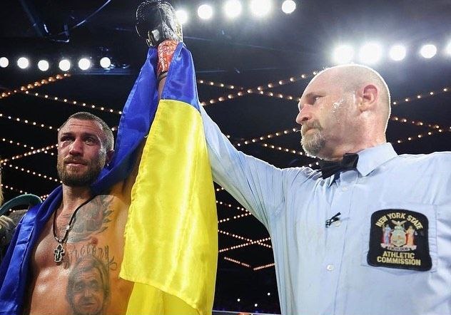 Ломаченко повернувся в бокс яскравою перемогою: видовищні фото і відео