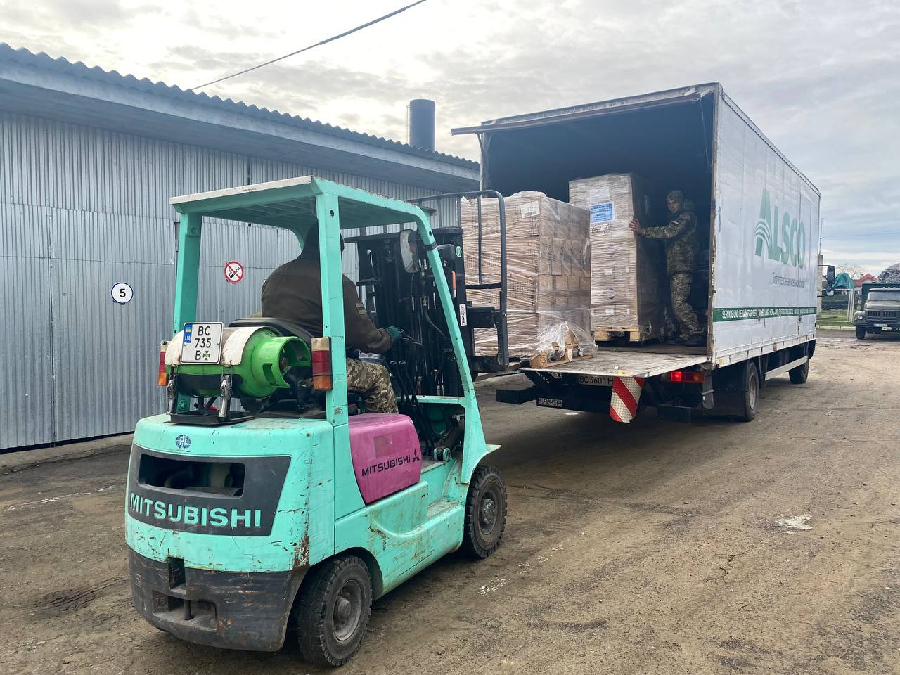 "Динамо" совместно с Фондом братьев Суркисов передал очередную помощь пограничникам