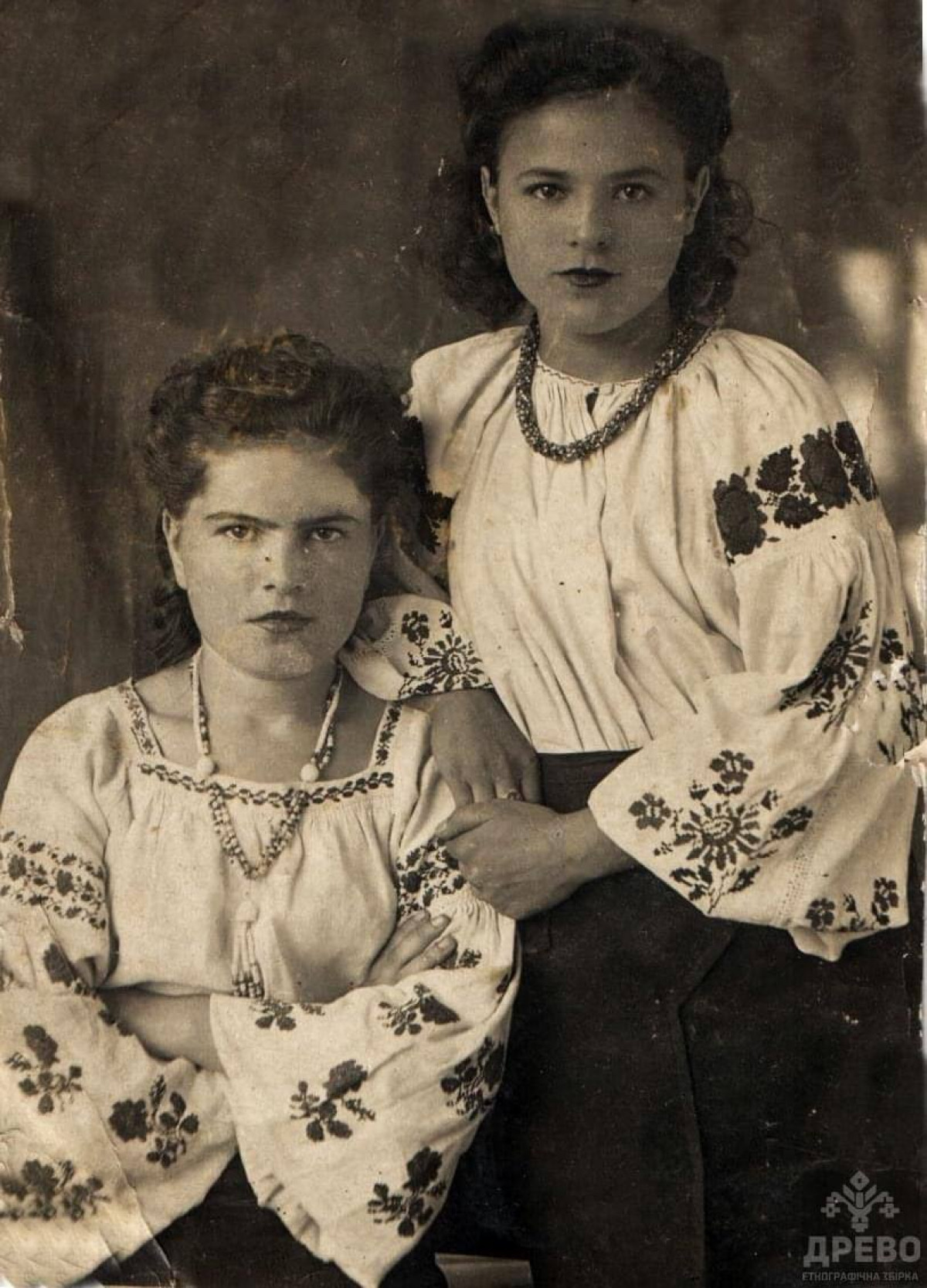 Не тільки коси. Які зачіски робили українки в давнину і як доглядали за волоссям