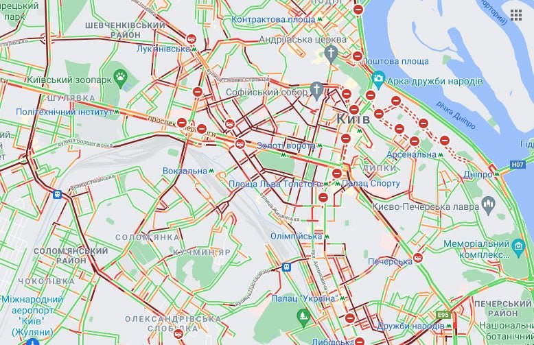 Київ скували затори через репетицію параду до Дня Незалежності: карта