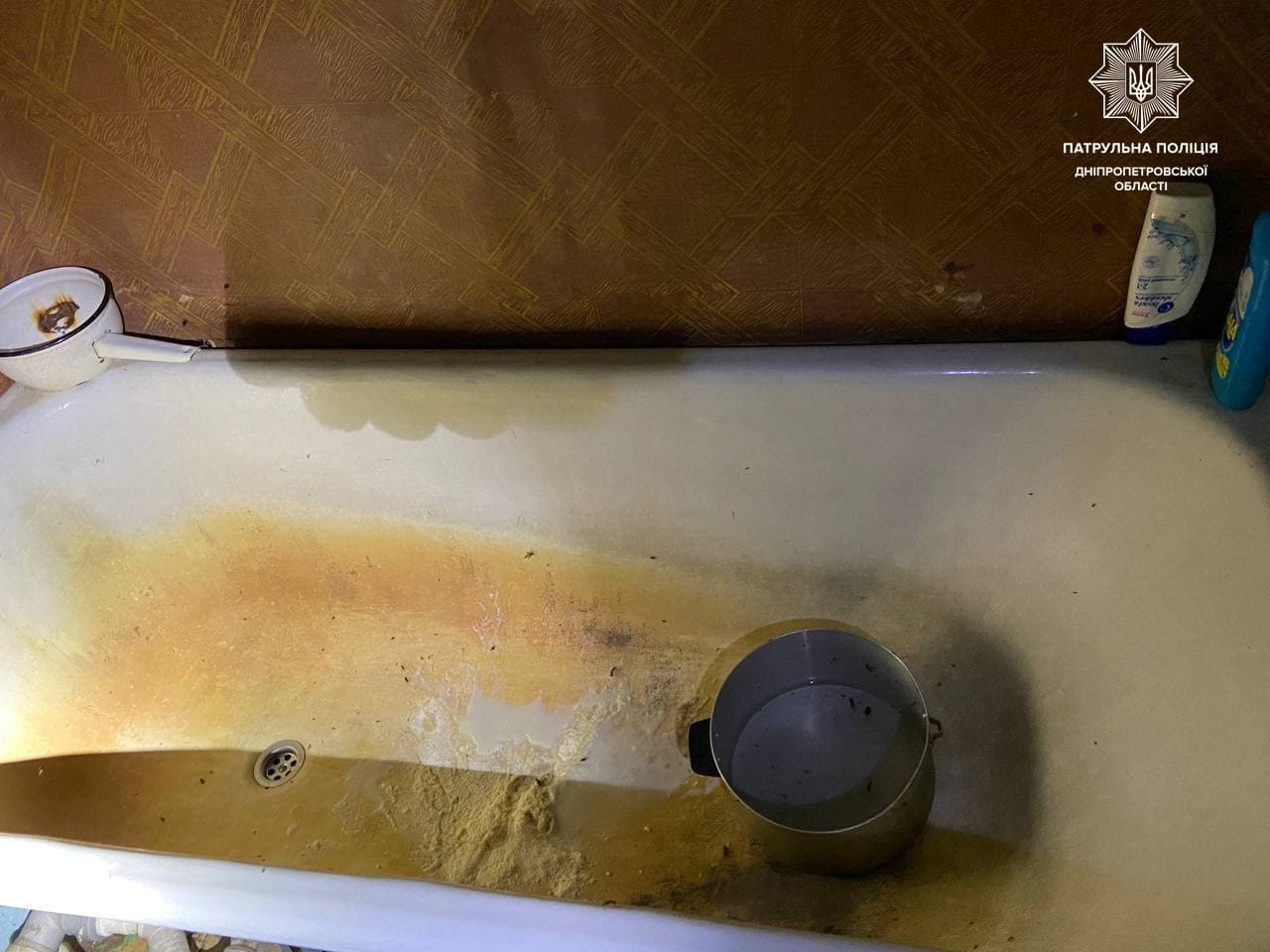 У Дніпрі малолітні діти жили в нелюдських умовах: таргани та запах екскрементів (фото)