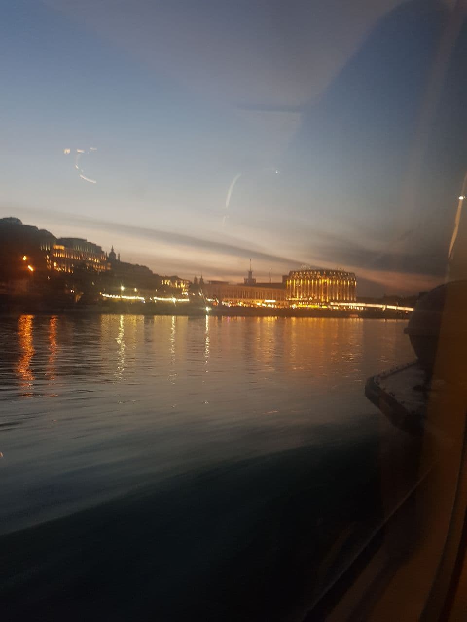 Полюбоваться природой и прикоснуться к истории: каким будет маршрут из Киева в Канев на теплоходе