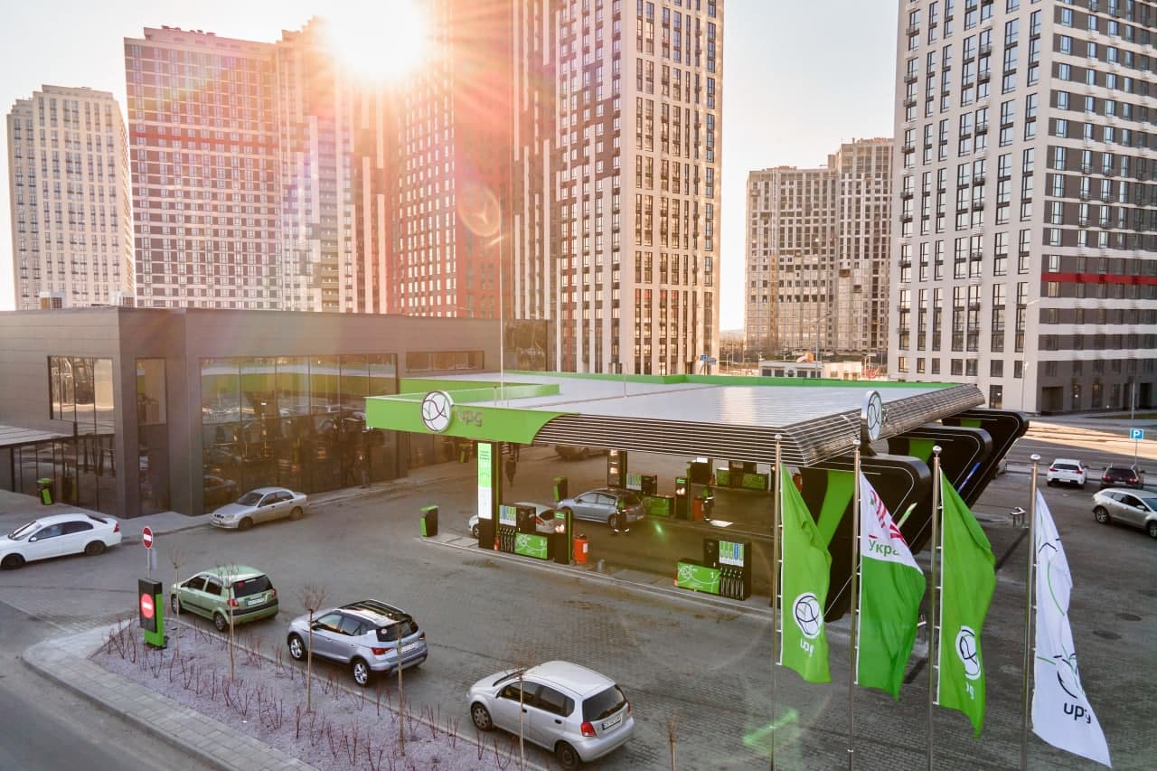 Заправился на UPG – загораешь на Мальдивах