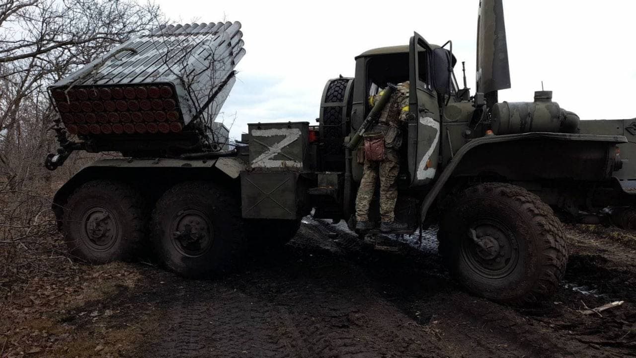 ВСУ показали трофеи после одного из боев под Мариуполем (фото)