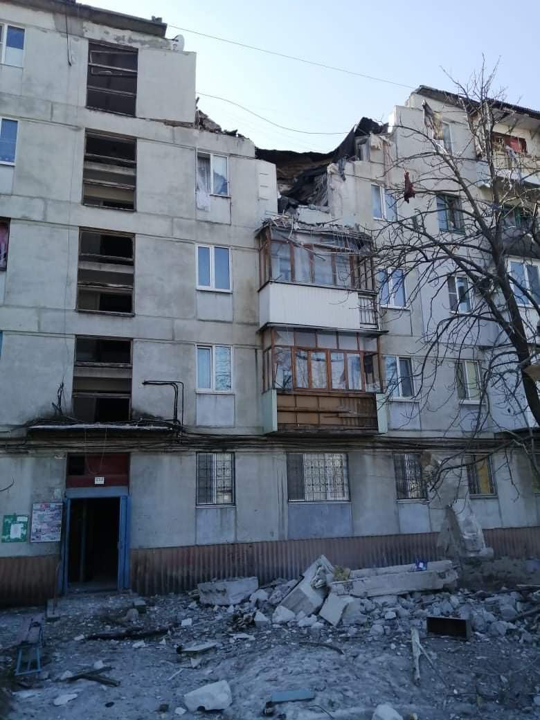 У Луганській області окупанти за добу зруйнували 15 будинків: є загиблий та шестеро поранених