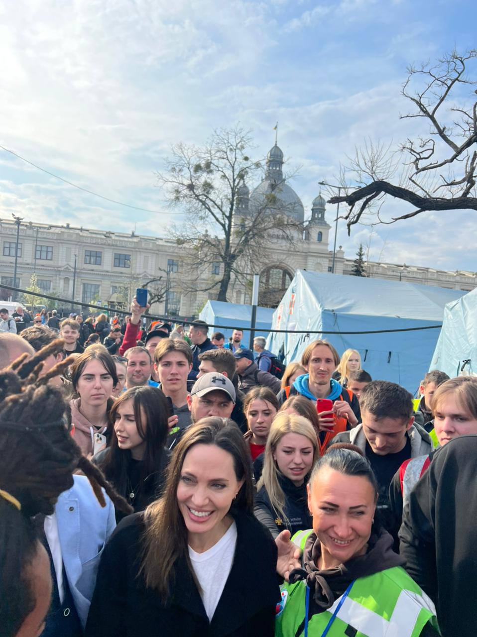 Мировые звезды, которые активно поддерживают Украину: кто и как помогает нам с 2022 года