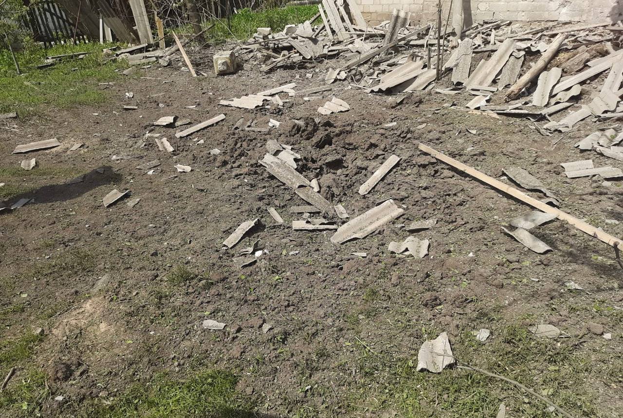 Оккупанты обстреляли из "Градов" общину в Днепропетровской области: повреждены дома