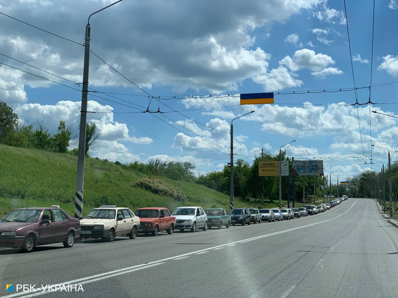 "Это мы должны были воевать с врагом, а не наши дети". Репортаж из прифронтового Донбасса