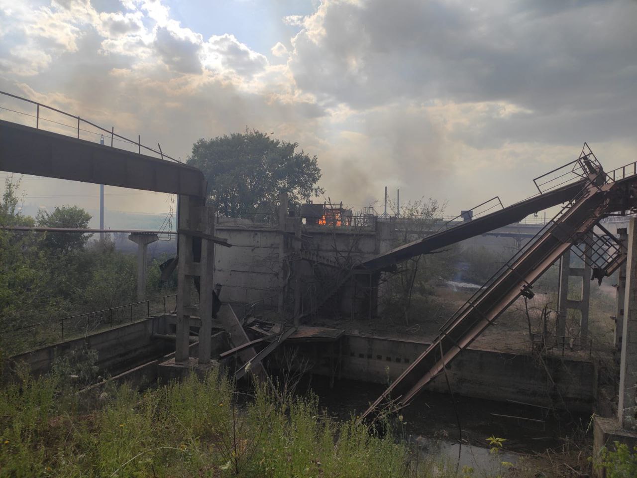 Росіяни продовжують обстрілювати Донецьку область: є загиблі і поранені