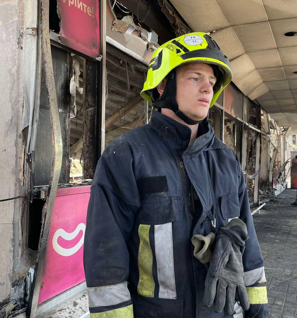 "Врятував людину і зрозумів, що я на своєму місці". Пожежник Владислав Гела про порятунок життів та роботу після ракетних ударів РФ