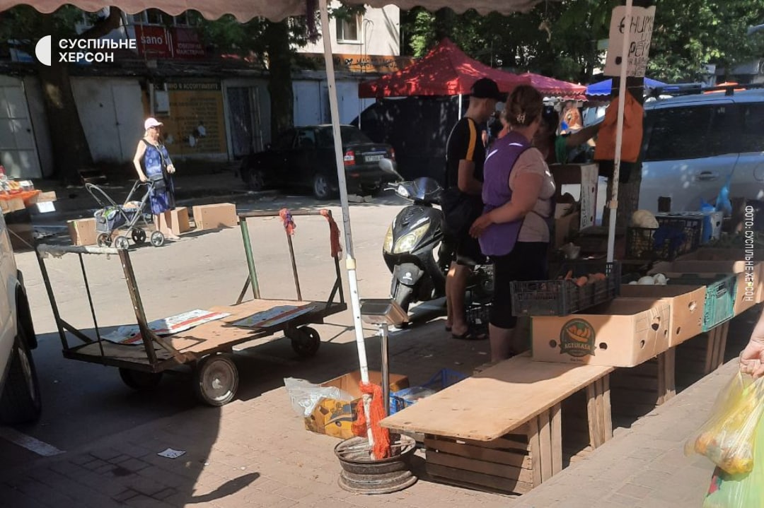 У Херсоні після закриття Антонівського мосту різко підскочили ціни на продукти (фото)