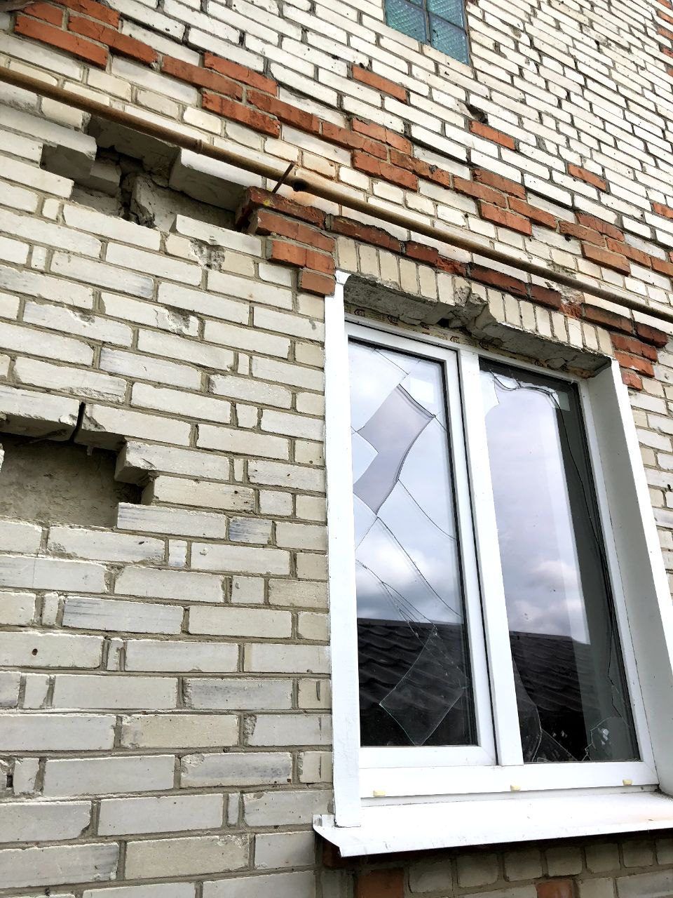 Росіяни сьогодні били по житлових будинках Сумської області з артилерії