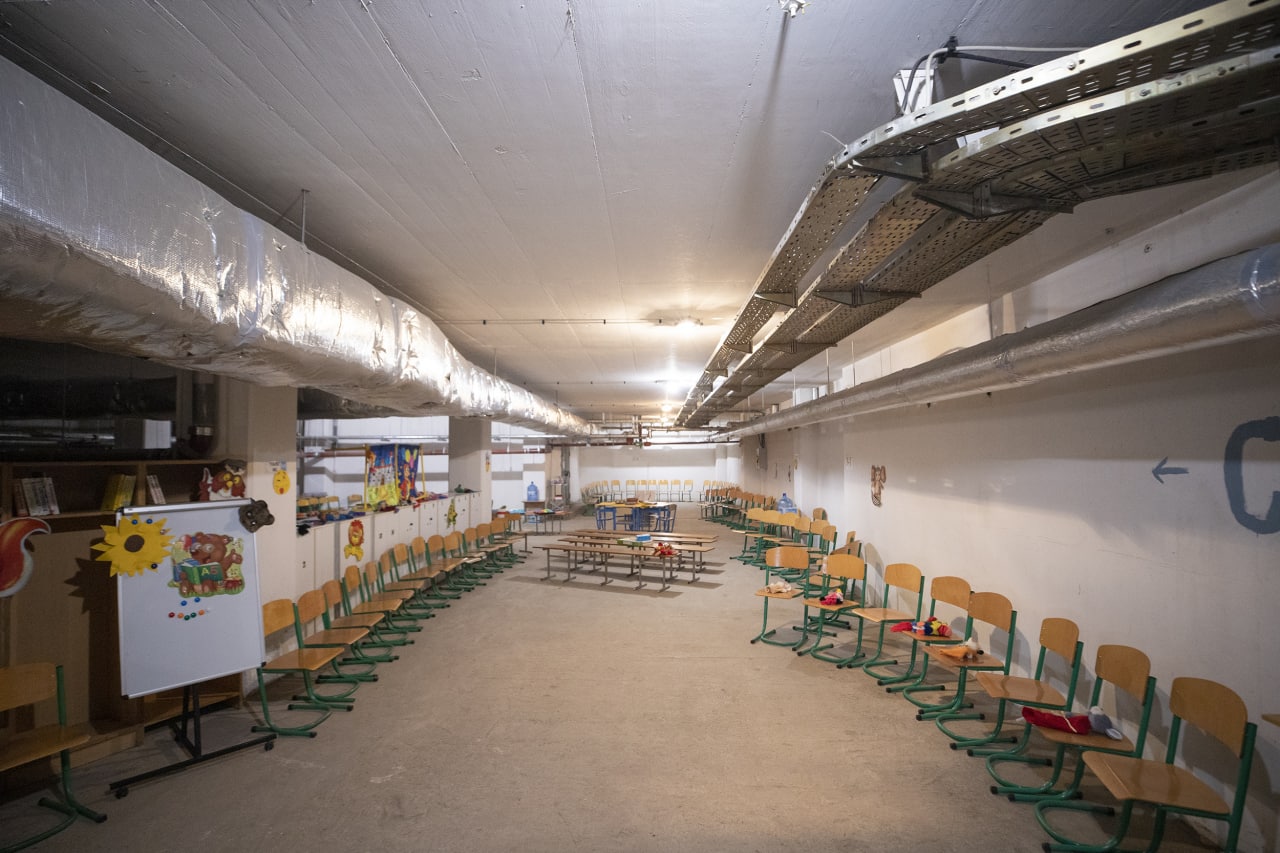 Вот так выглядят укрытия в школах Киева, которые будут работать с 1 сентября (фото)