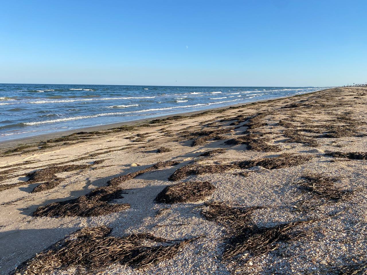 "Грады" вместо пляжей. Как пережили лето в оккупации курорты Азовского моря