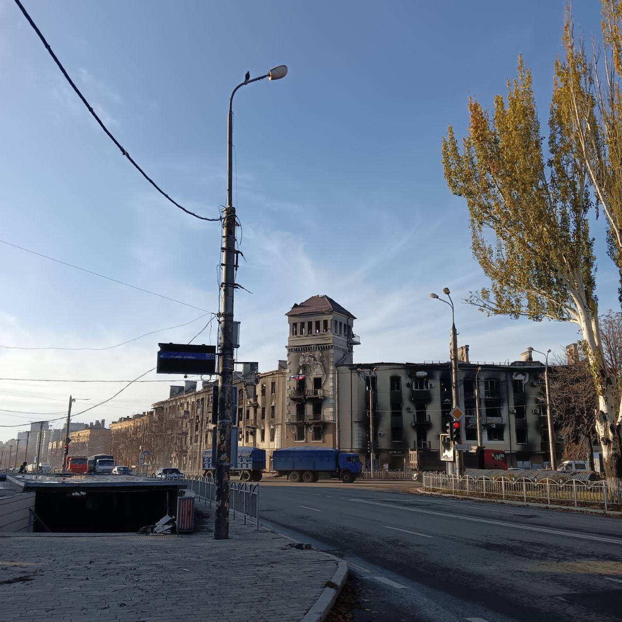 У Маріуполі місцеві виживають в нелюдських умовах: у більшості немає опалення та світла