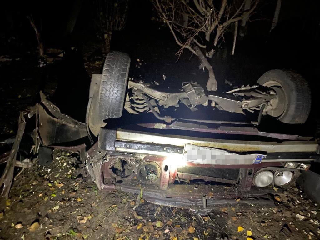 Окупанти вночі випустили понад 60 снарядів по Нікопольському району: які наслідки