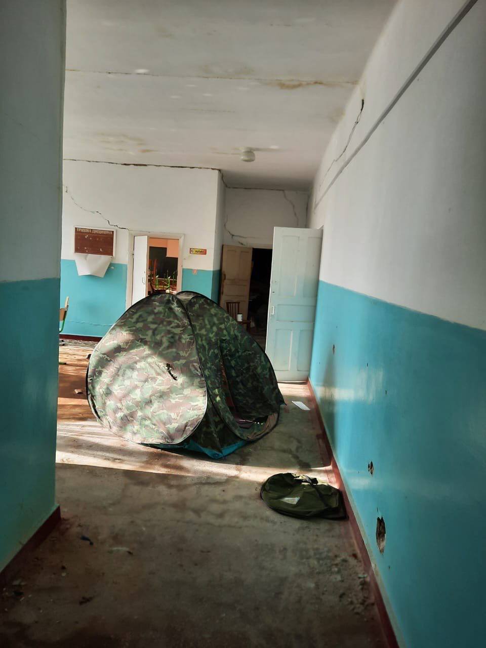 Розтяжки у школах, мінні пастки та масові поховання: що зробили окупанти у Херсонській області