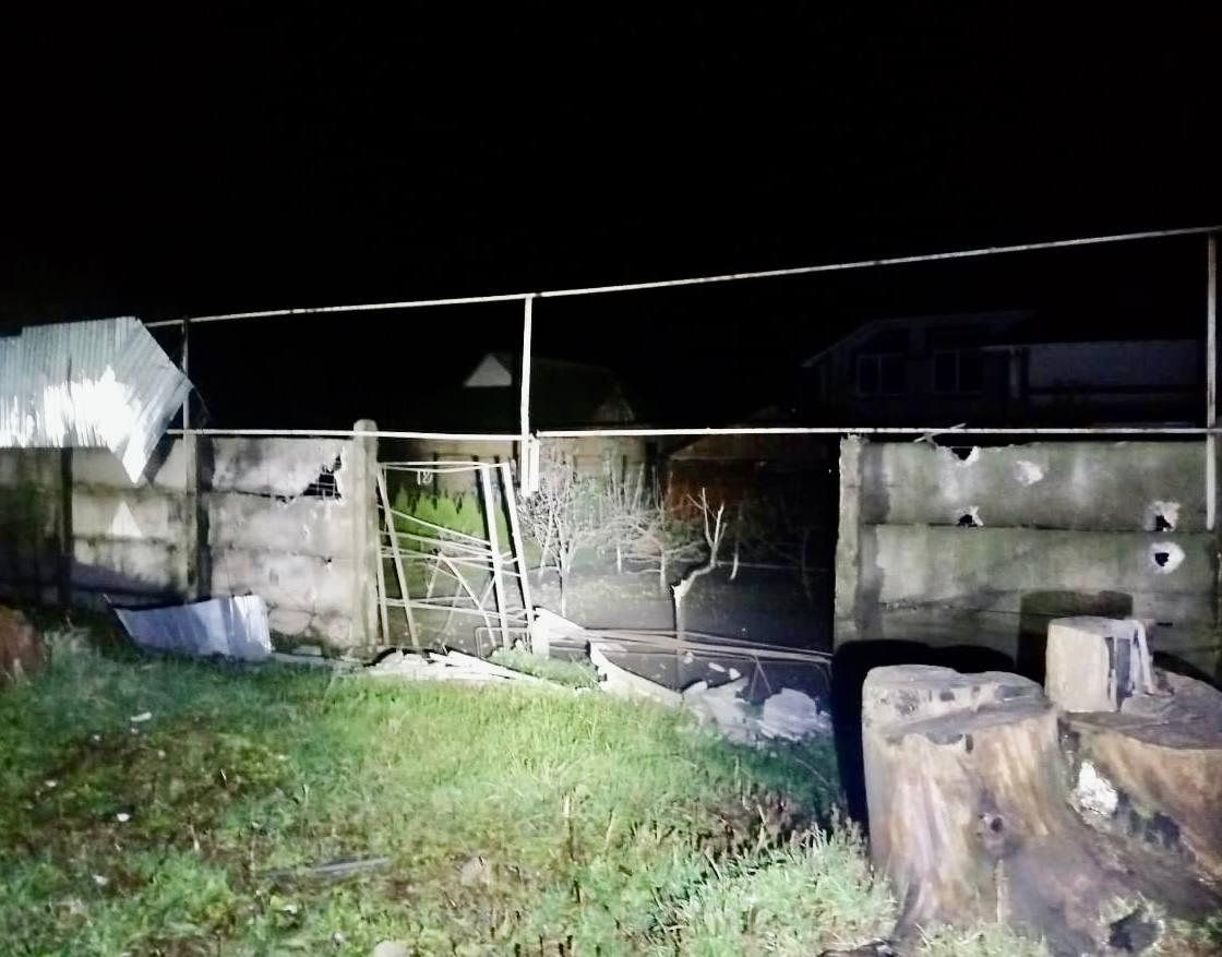 Окупанти випустили по кварталах Нікополя 40 снарядів та влучили в сонячну підстанцію