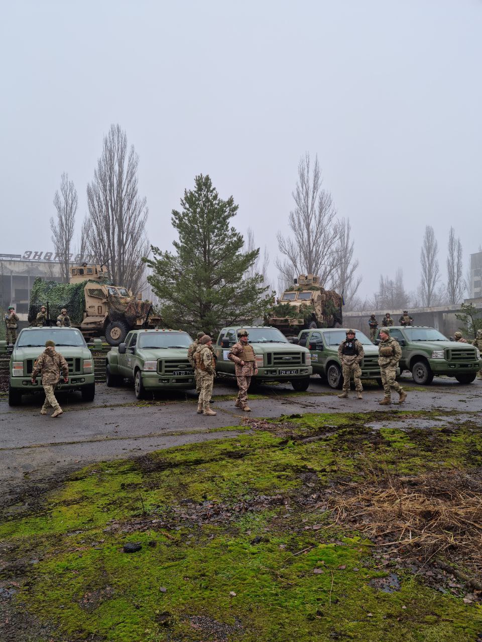 ЗСУ отримали 15 пікапів, які стануть на захист неба над Києвом (фото)