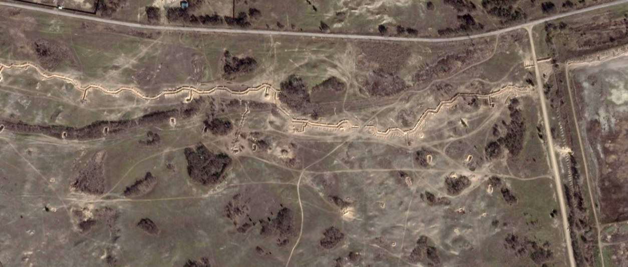 Військові РФ обстрілюють Херсон з міста Гола Пристань (супутникові знімки)