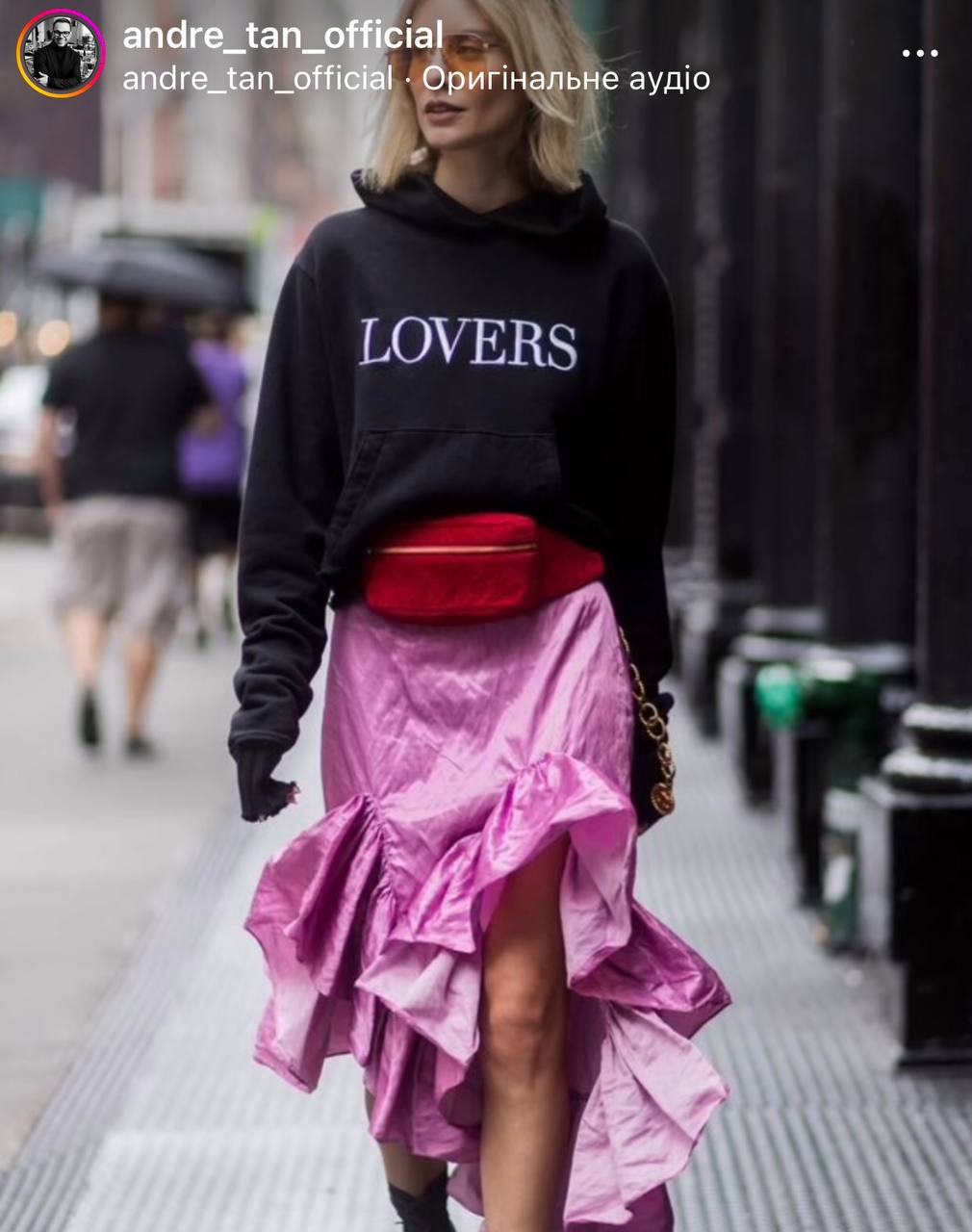 Андре Тан показал, с чем можно носить худи: подборка модных образов