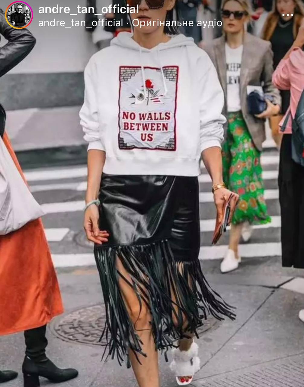 Андре Тан показал, с чем можно носить худи: подборка модных образов